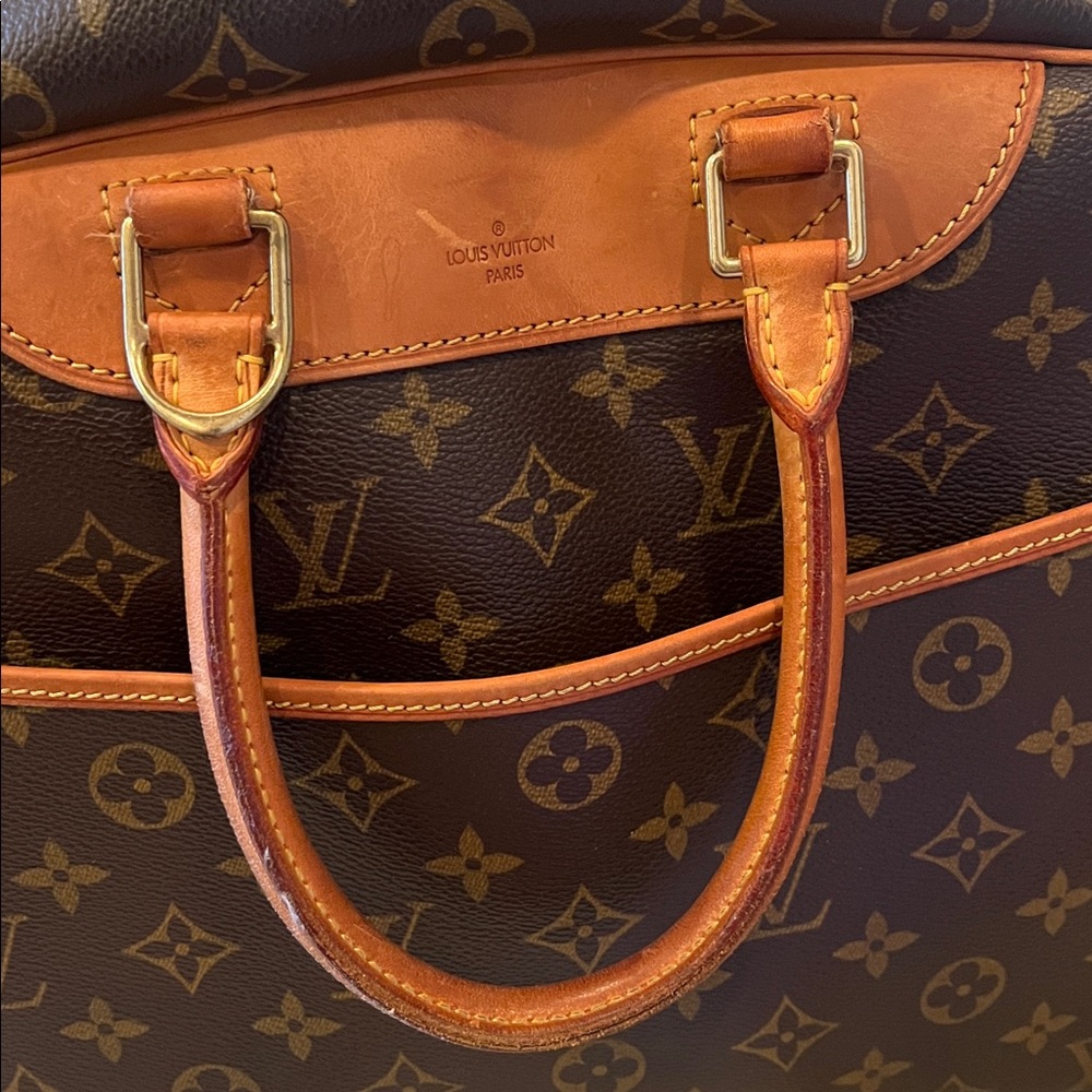 Open to offers! Louis Vuitton Brown Tan Bowling Travel Bag with Iconic Monogram - Picture 9 of 10